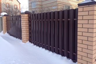 Забор из евроштакетника в шахматном порядке 30 метров фото в Ильинском