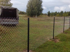 Забор из сетки рабицы в натяг 12 метров фото в Ильинском